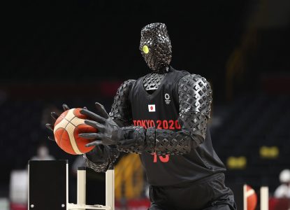 8 roboți care ar fi trebuit să uimească publicul de la Olimpiadă