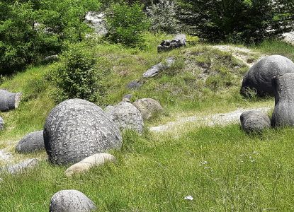 Trovanții din Costești, cele mai active pietre de care ai auzit vreodată